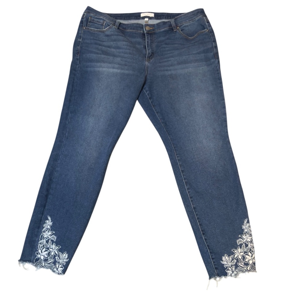 Lane Bryant Flex Magic Signature Fit Mid Rise Skinny Jeans Floral Embroidered